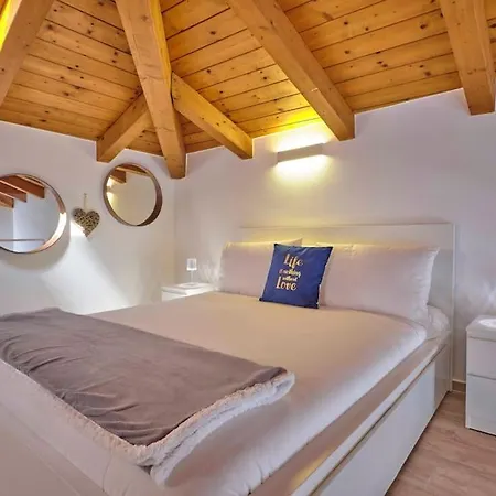 Charming And Stylish Casa Regina